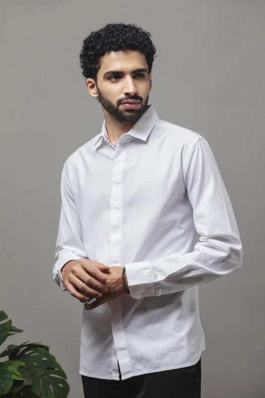 SIGNATURE COLLAR ACCENT SHIRT